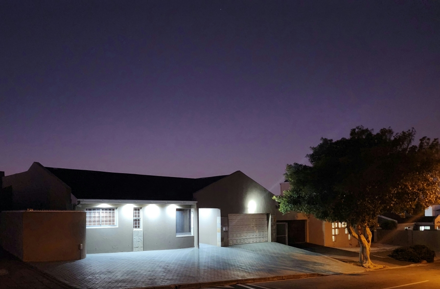 4 Bedroom Property for Sale in West Beach Western Cape